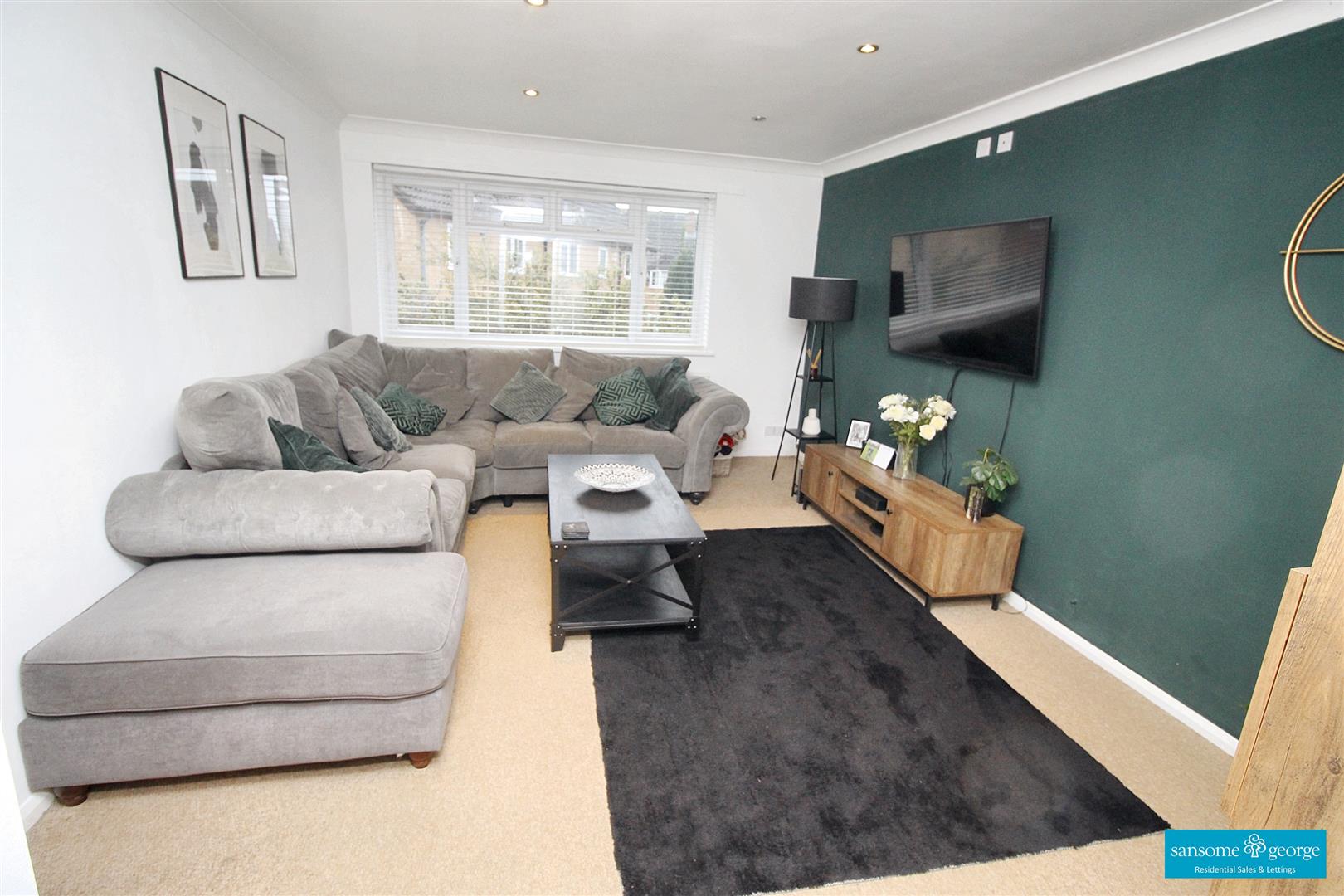 Halpin Close, Calcot, Reading